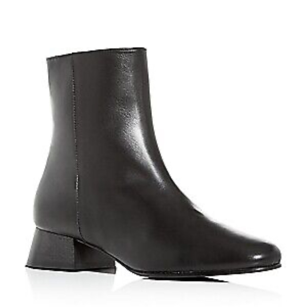 NEW • Freda Salvador • Tina Block Heel Ankle Booties Black Leather 6 Women’s
